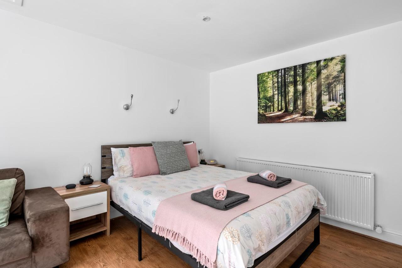 Number 2, Lytton Tree Lodge, Reydon, Southwold Apartment *