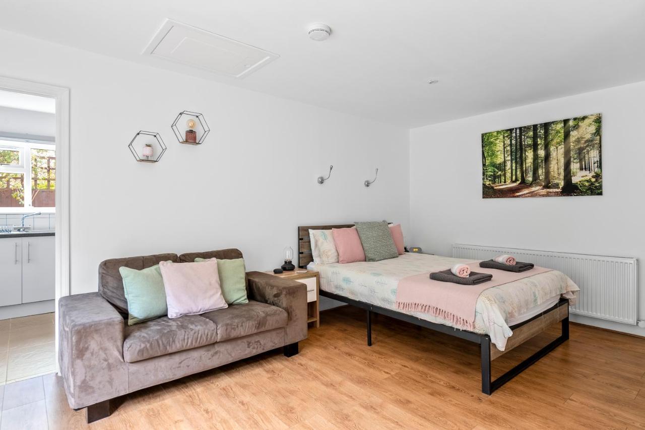 Apartment Number 2, Lytton Tree Lodge, Reydon, Southwold *